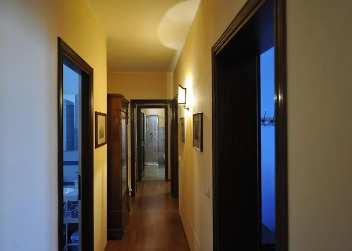 Guesthost - - La Quercia Del Re *